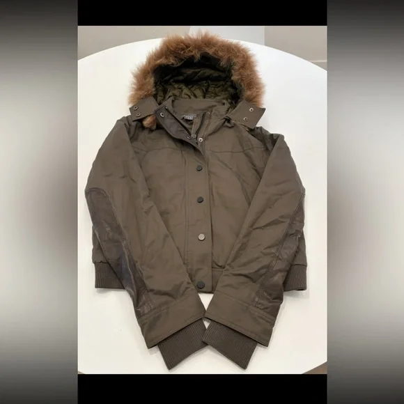 Vince Olive Bomber Jacket with genuine fur hood - Picture 12 of 12